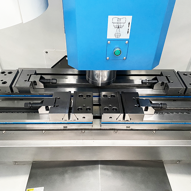 Vertical Machining Center