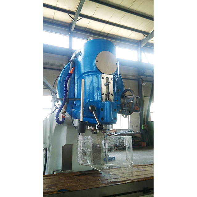 Knee Type Milling Machine